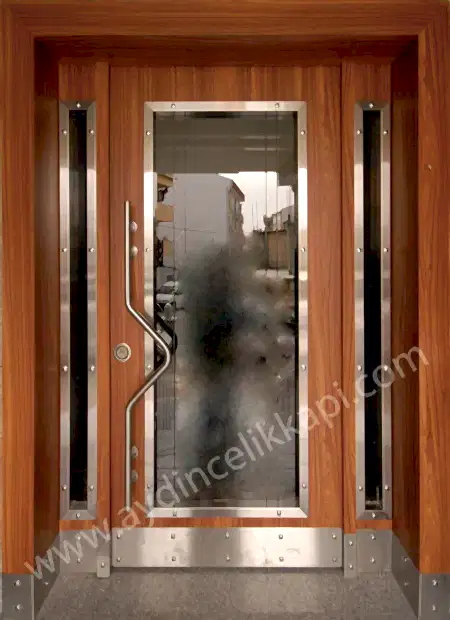 Apartman kapısı